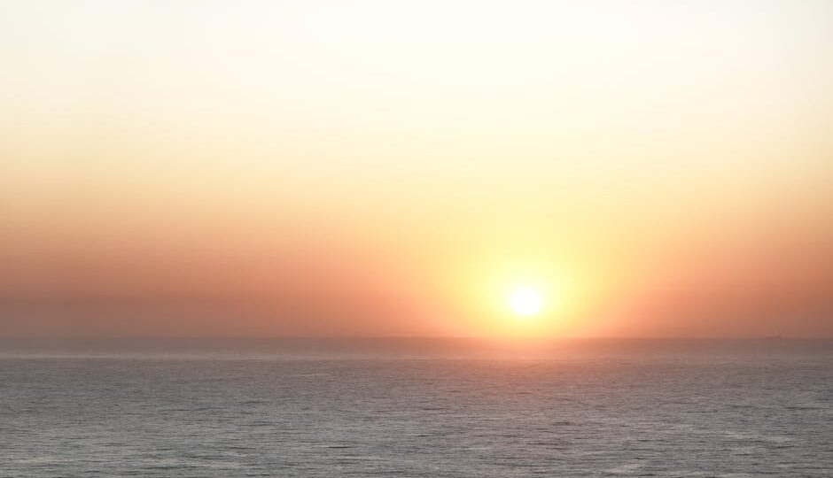 20 Uplifting Quotes to Start Your Day Right