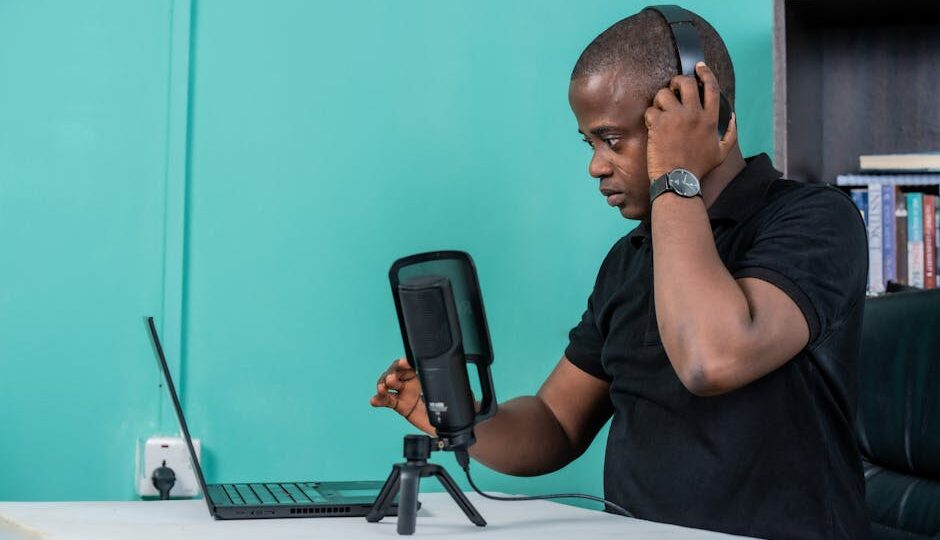 10 Inspiring Podcasts That Will Lift Your Spirits in 2026